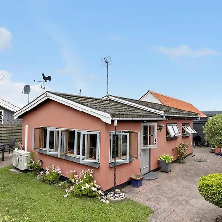 2 Bedroom Gorgeous In *