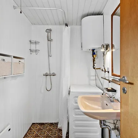 2 Bedroom Gorgeous In Сasa de vacaciones *